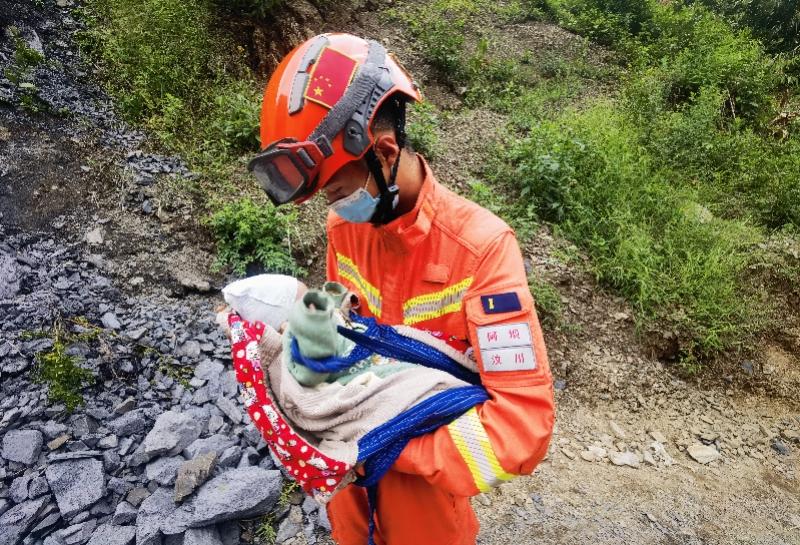 泸定县成人教育事业单位项目探索与实践，最新动态与成果展示